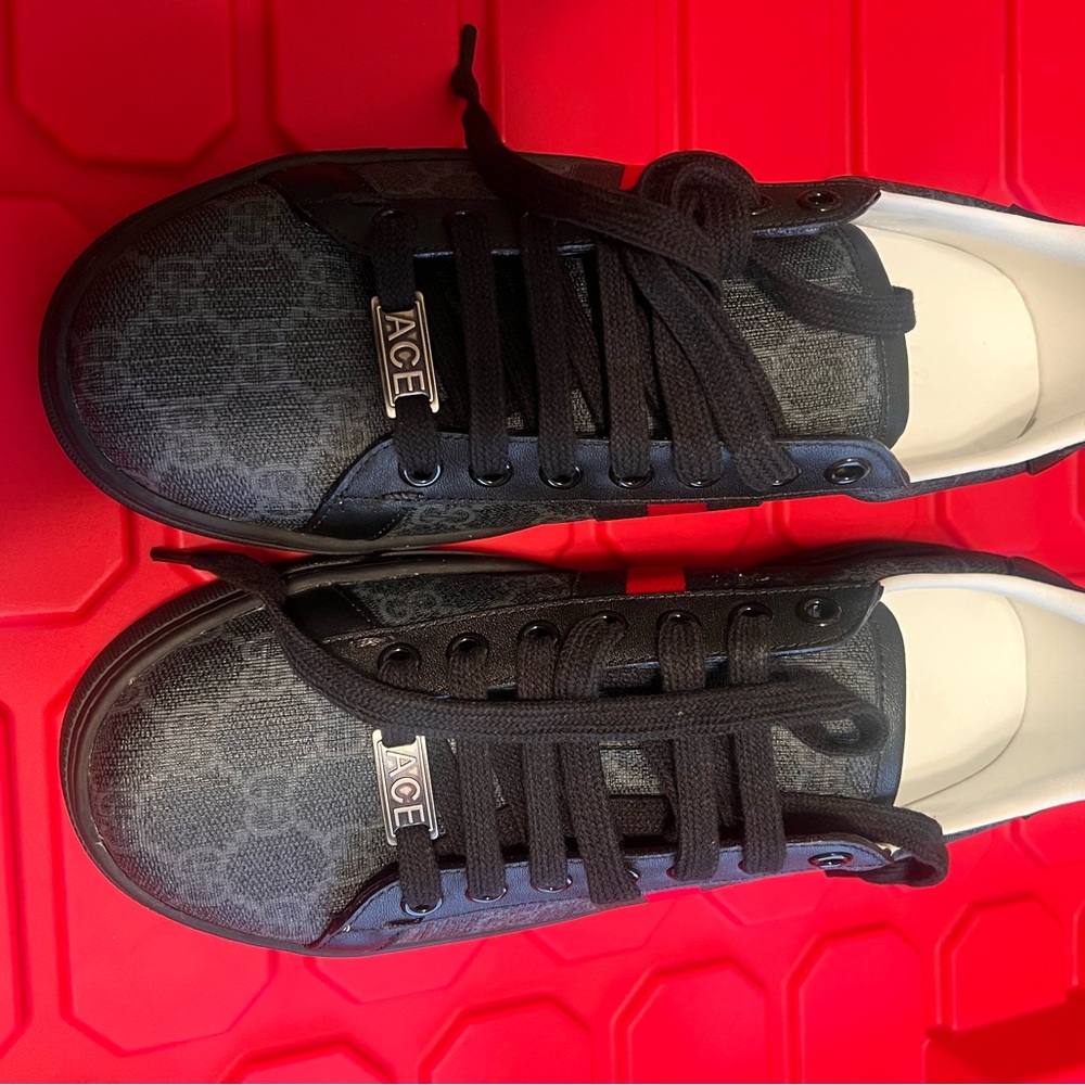 Brand New never worn Gucci Black Sneakers. Size 41 EUR or US 9.5